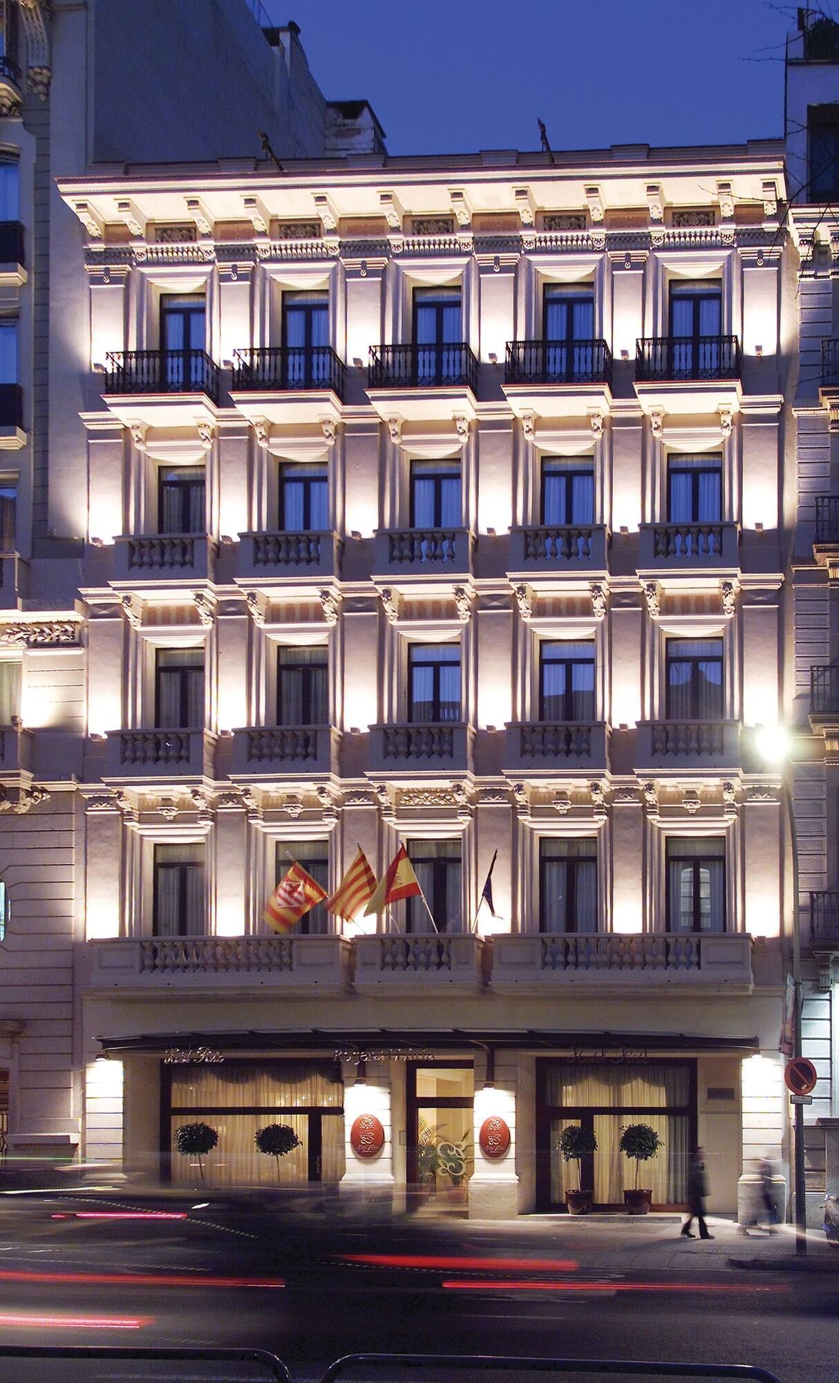Hotel Roger De Lluria Барселона Екстериор снимка